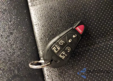 2013 Chrysler Town & Country Touring-L z USA, uszkodzony, nr VIN 2C4RC1CG5DR722699